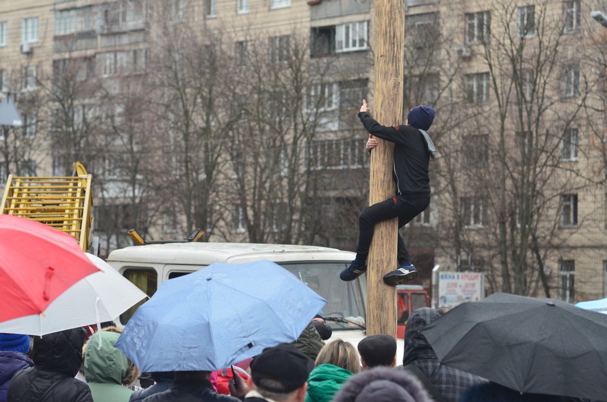 Забави на стовпі