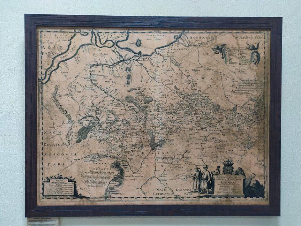Унікальна старовинна карта
