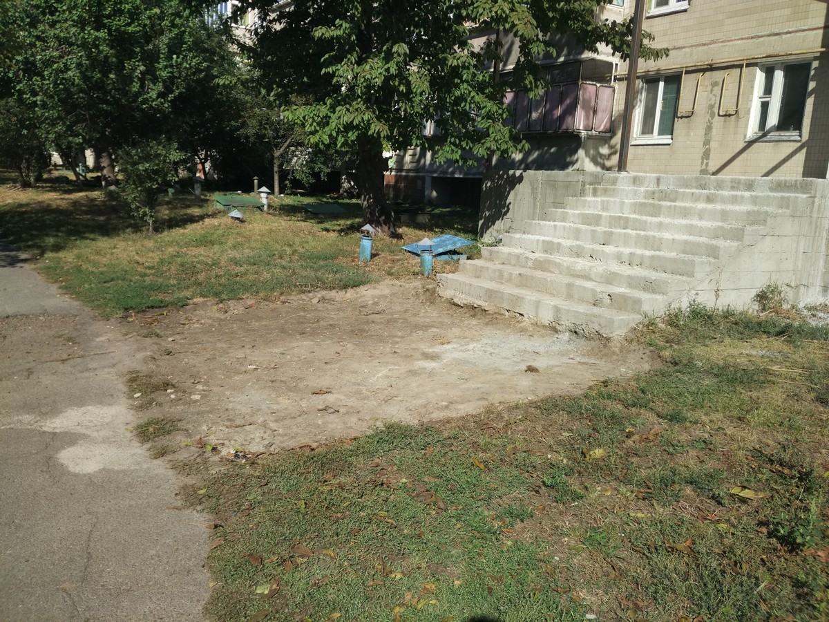 Грушевського, 3