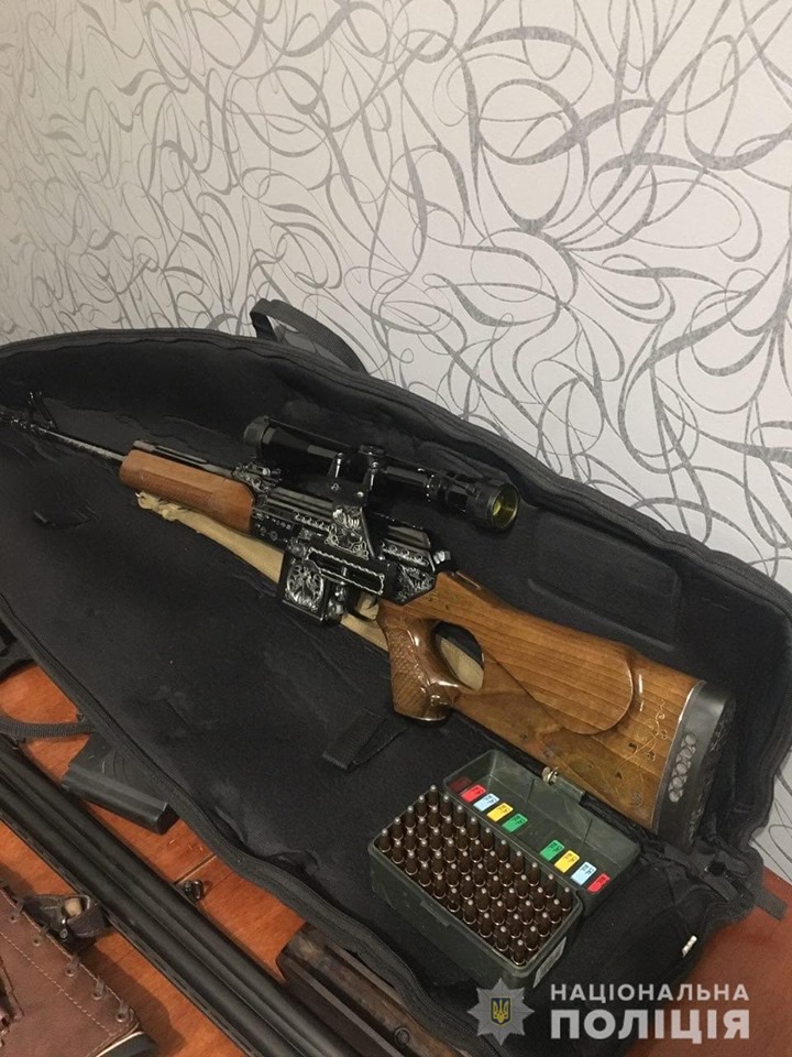 дебошир із рушницею