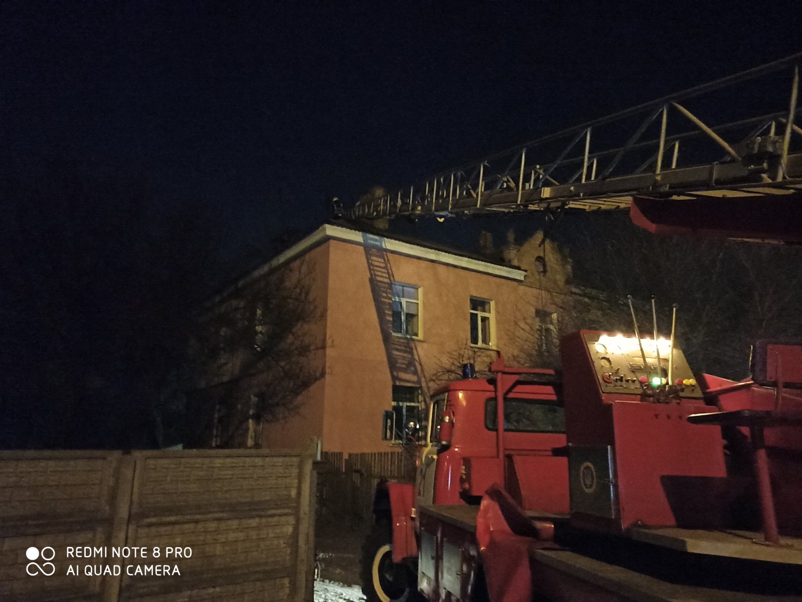 автодрабина працює