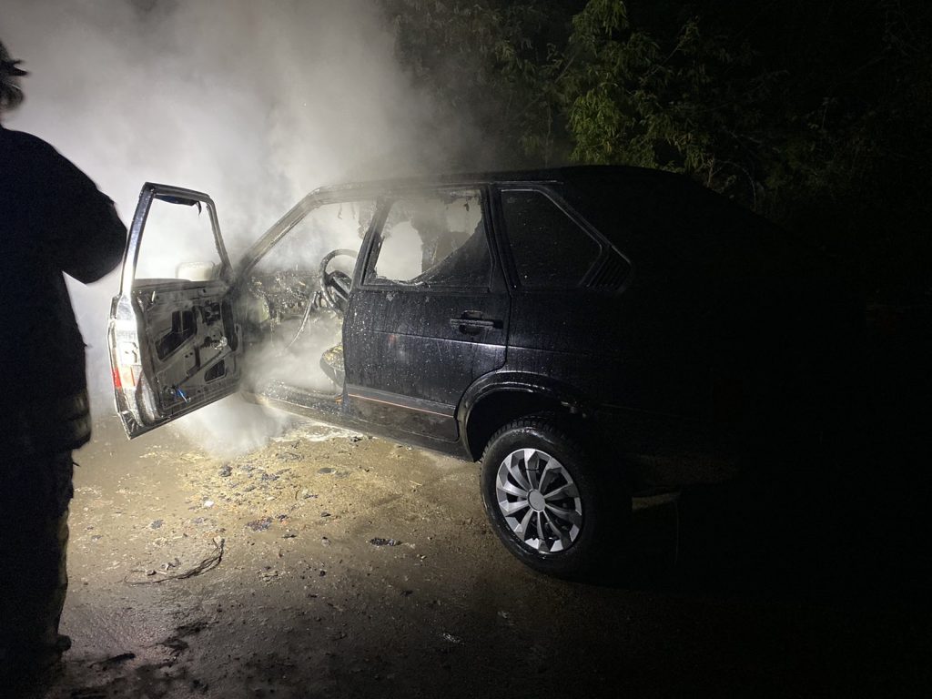 В Броварах на вул. Металгів горіла автівка