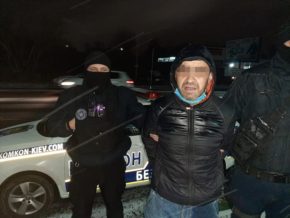 Комкон затримав грабіжника магазину з ножем